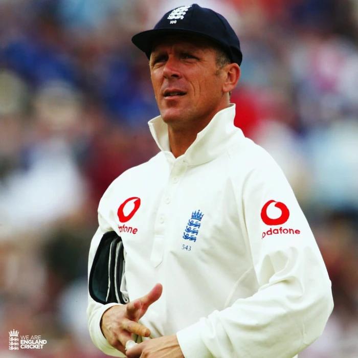 .
🗓️ Born: 𝟴/𝟰/𝟲𝟯
🏏 Test runs: 𝟴𝟰𝟲𝟯 

Happy birthday to a true England legend, Alec Stewart 🎈 

#EnglandCrick...
