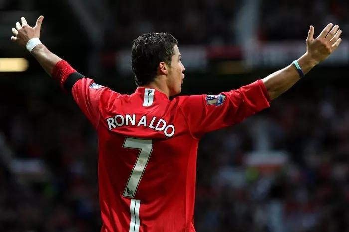 Social Zone: Cristiano Ronaldo hasn't got the legs - which is  why Man United should win the title