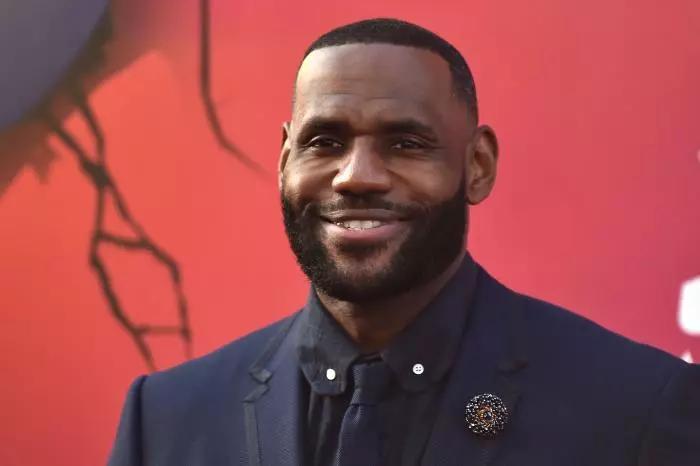 Social Zone: LeBron James’ Liverpool loyalty questioned, plus Thierry Henry ghosts Virgil van Dijk