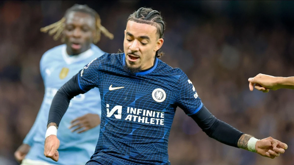 Malo Gusto of Chelsea in action