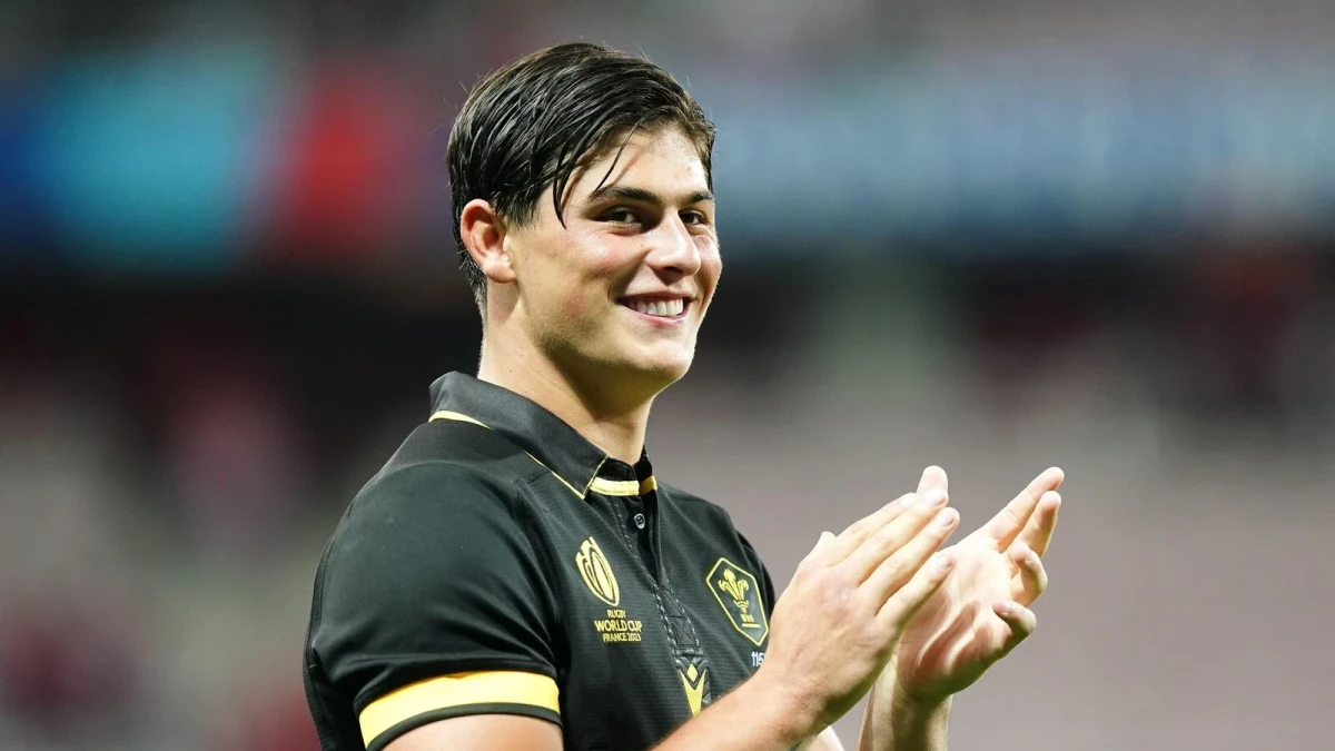 Wales' Louis Rees-Zammit