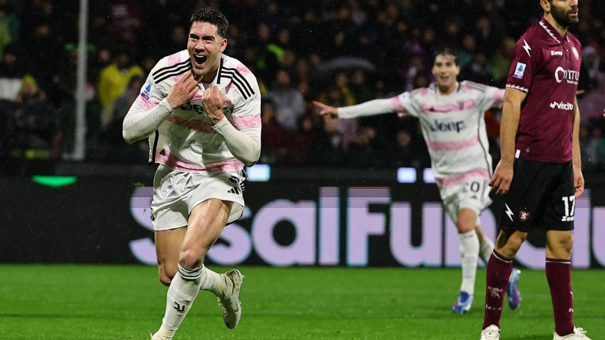 Dusan Vlahovic celebrates