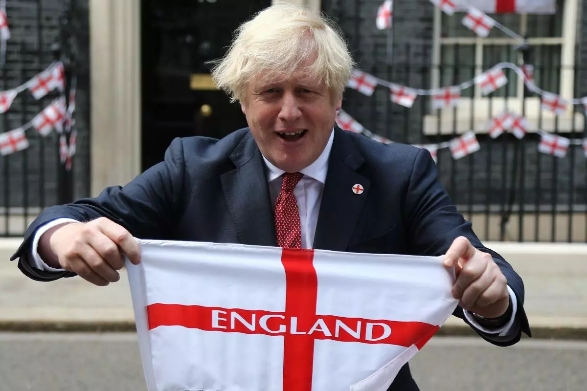 Boris Johnson England flag July21
