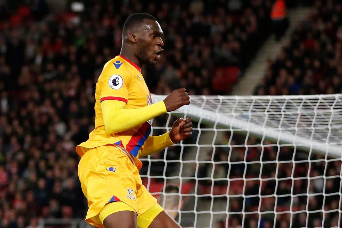 Christian Benteke goal vs Southampton Apr17