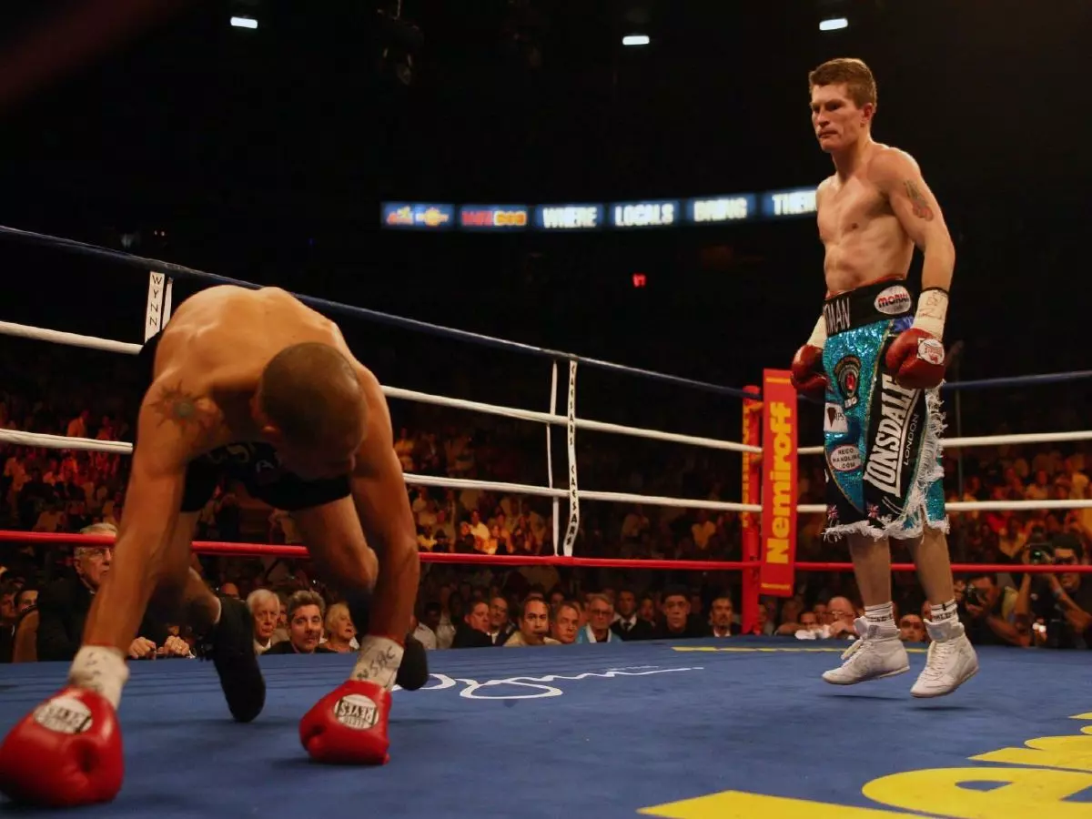 Hatton beats Castillo 2007