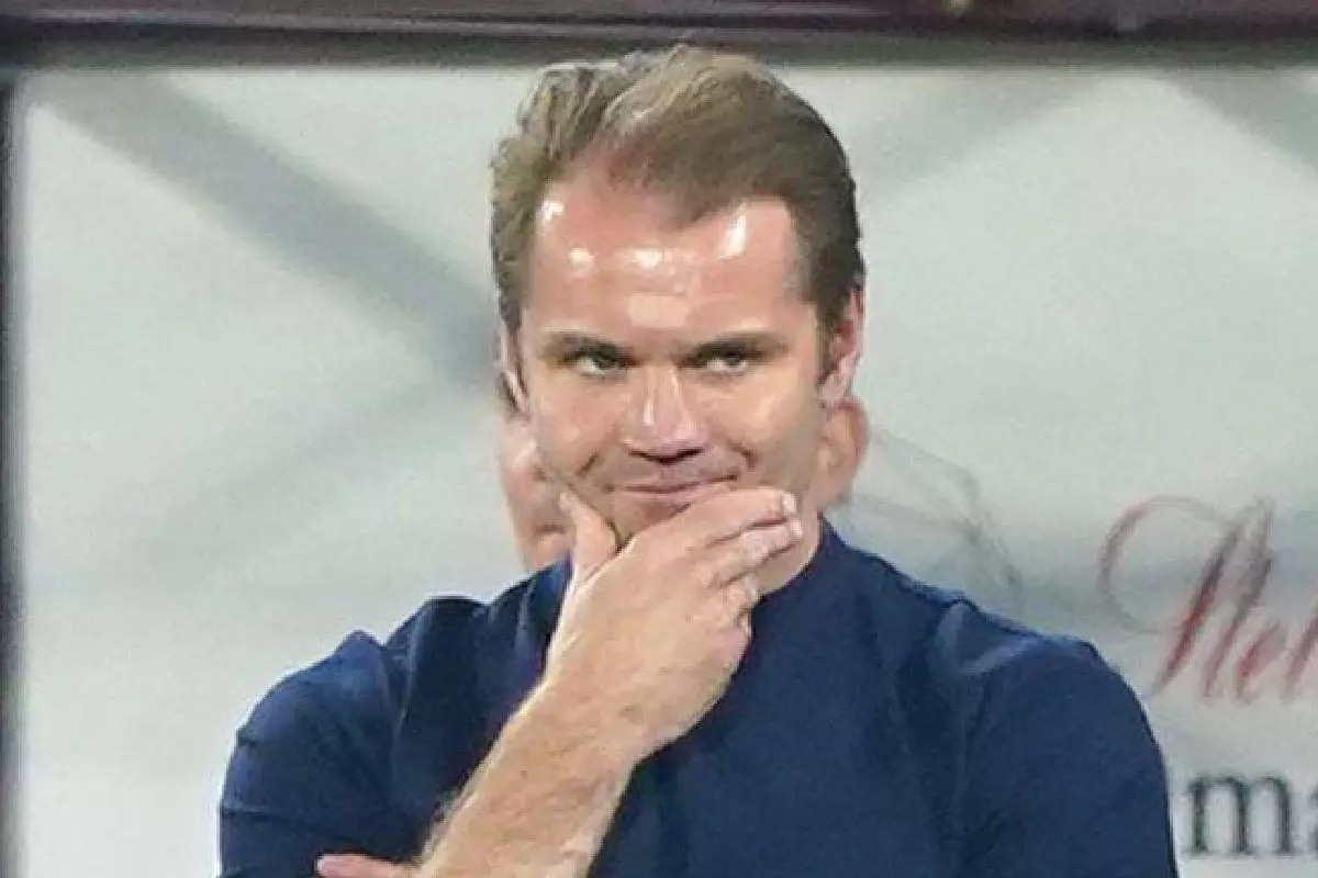 Hearts boss Robbie Neilson
