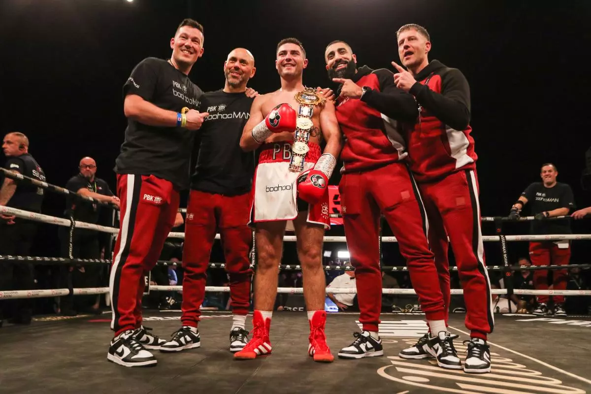 Josh Kelly defeats Troy Williamson