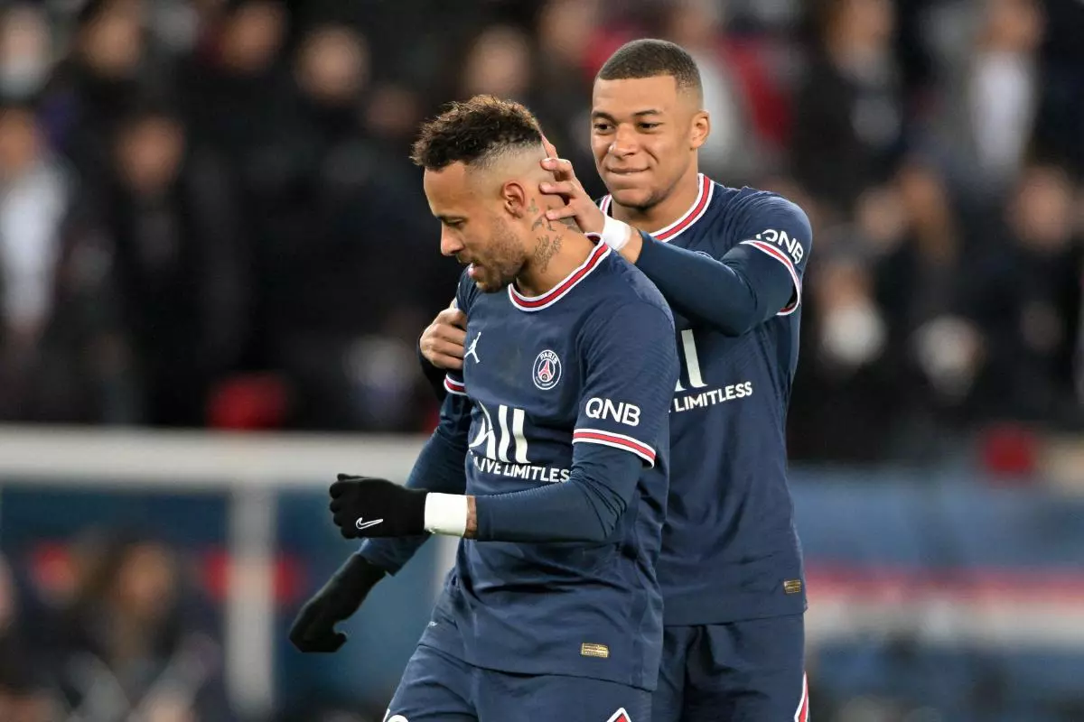 Kylian Mbappe pranks PSG teammate Neymar