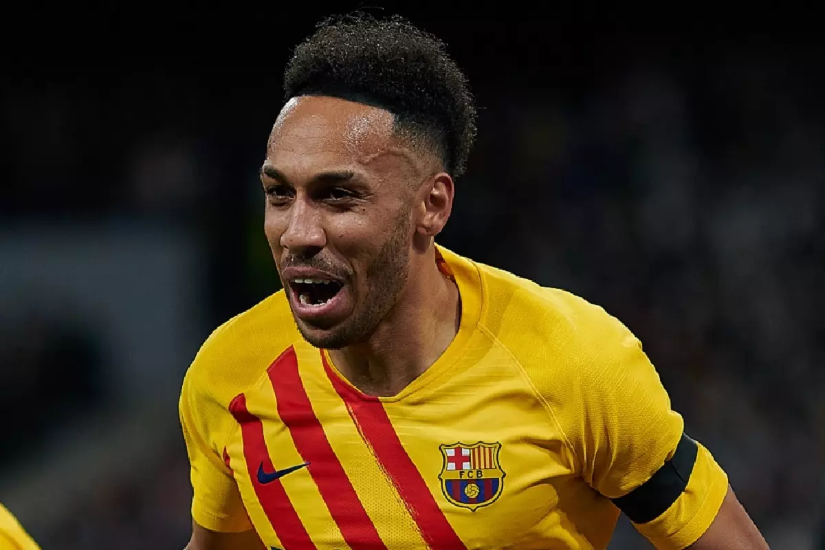 Pierre-Emerick Aubameyang scores for Barcelona