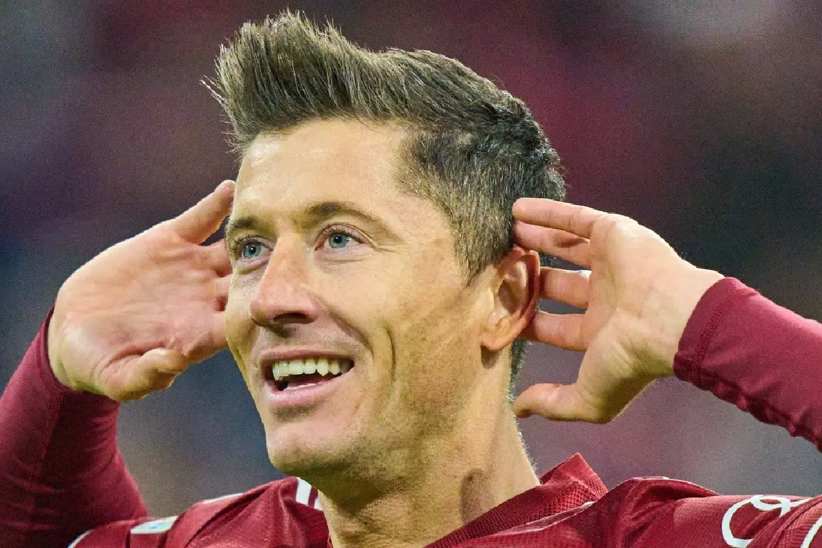 Robert Lewandowski celebrates for Bayern Munich v Red Bull Salzburg