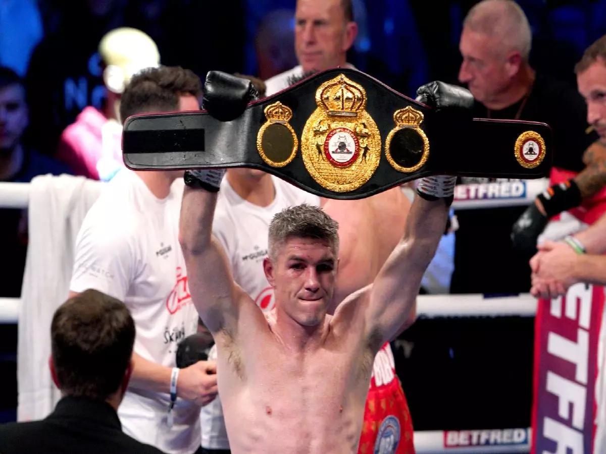 Smith beats Fowler
