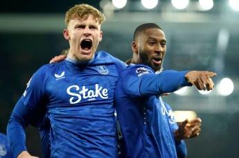 Everton's Beto celebrates with teammate
