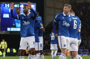 Beto celebrates an Everton goal