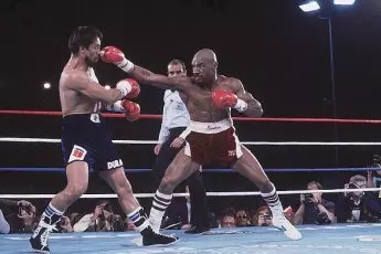 Marevelous Marvin Hagler successfully defended his middleweight world titles against a determined Roberto Duran