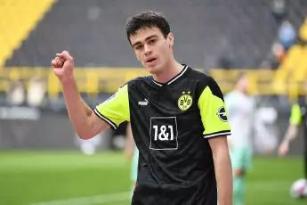 Giovanni Reyna Borussia Dortmund April 2021