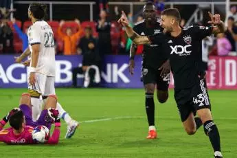 Mateusz Klich scores for DC United in MLS