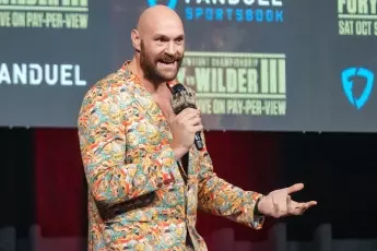 Tyson Fury suit presser Oct21