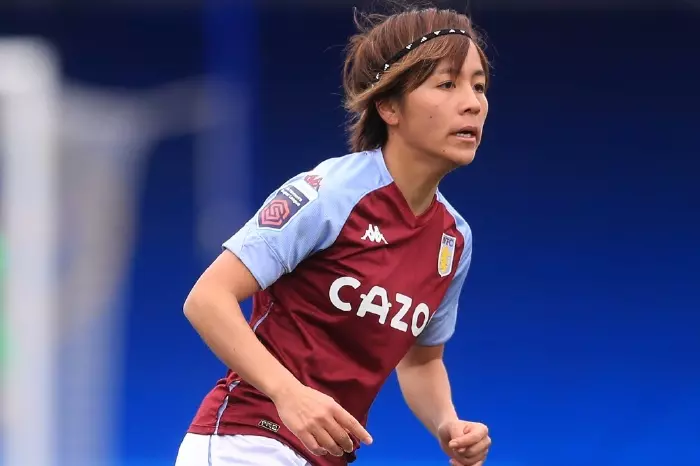 Mana Iwabuchi playing for Aston Villa in the FA WSL in March 2021