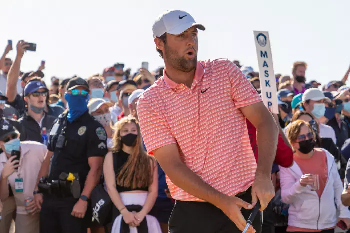 Scottie Scheffler scrambles at the WGC Dell Match Play, Austin CC, 2021