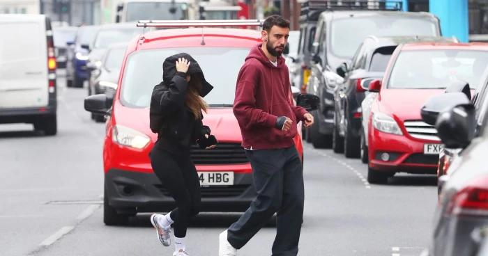 Fernandes spotted wearing protective cast amid further Man United injury worry