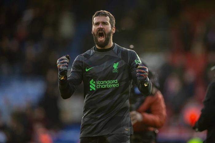 Please, stop comparing Alisson with average goalkeepers