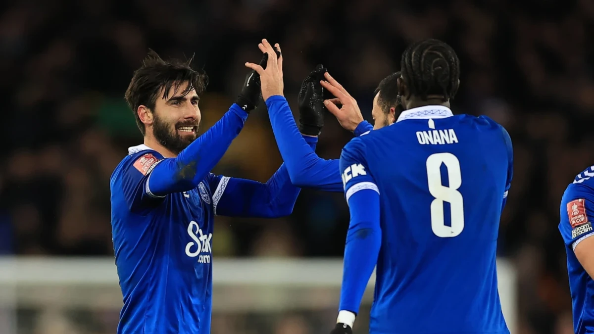 Andre Gomes scores against Crystal Palace Jan 17, 2024