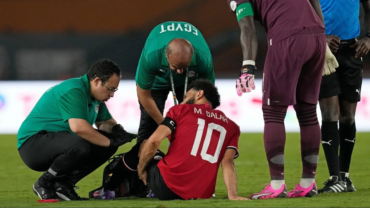 Egypt captain Mohamed Salah gets injured