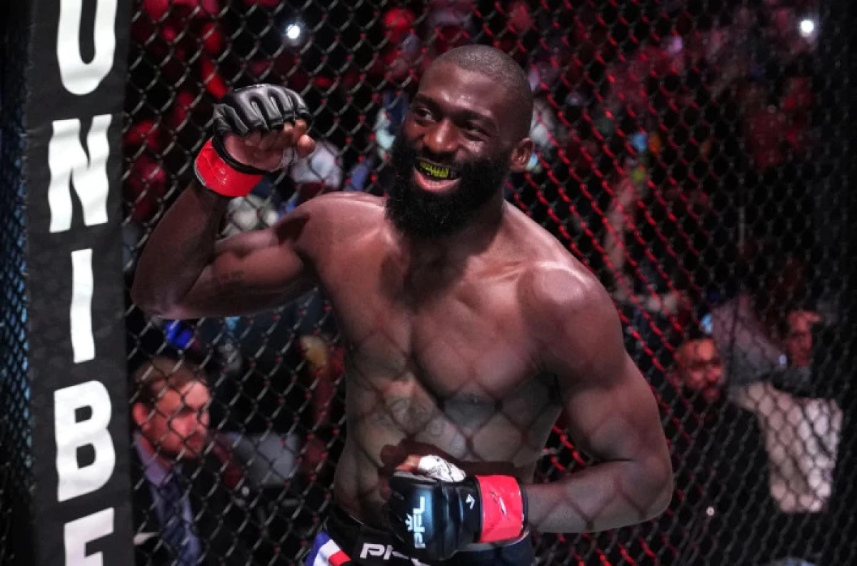 Cedric Doumbe at PFL Europe in Paris