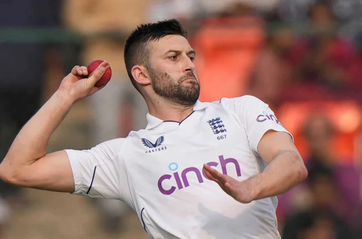 England's Mark Wood bowls a delivery during the second day of the first cricket test match between England and India in Hyderabad - Jan 2024
