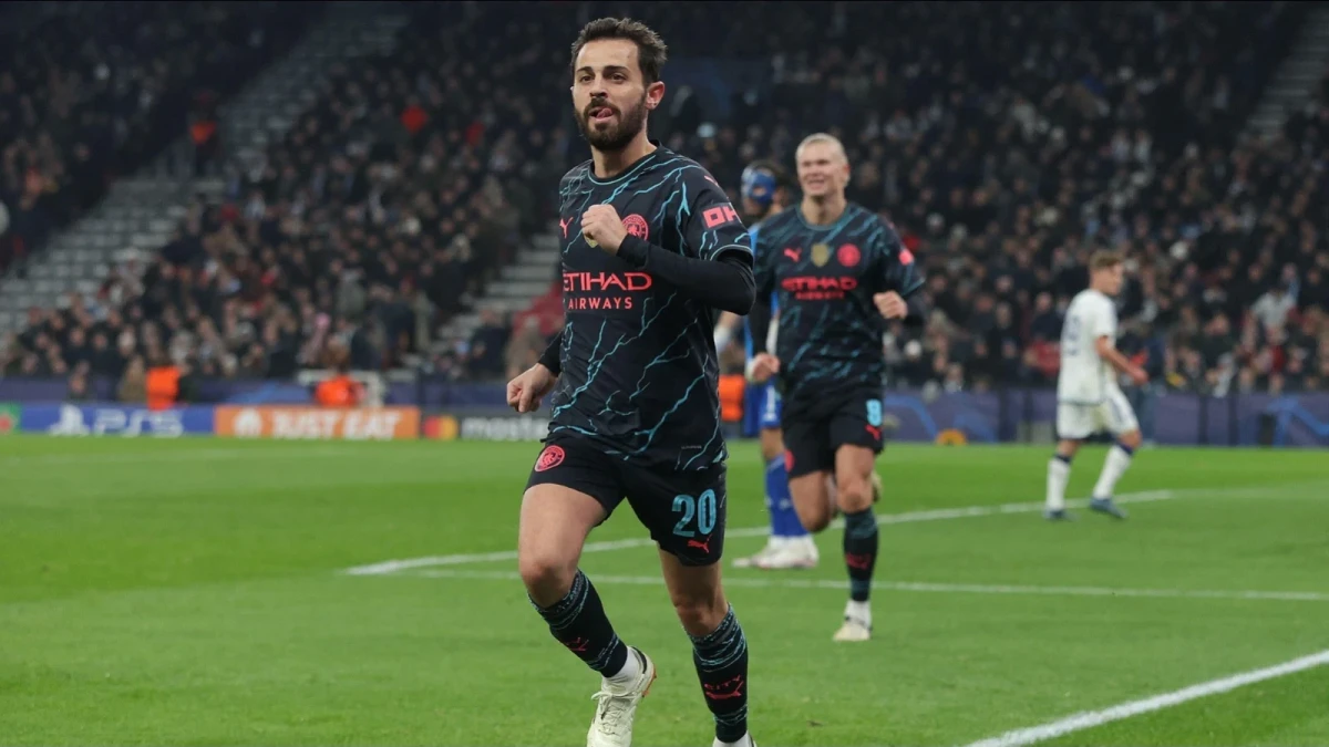 Bernardo Silva of Manchester City celebrates after scoring