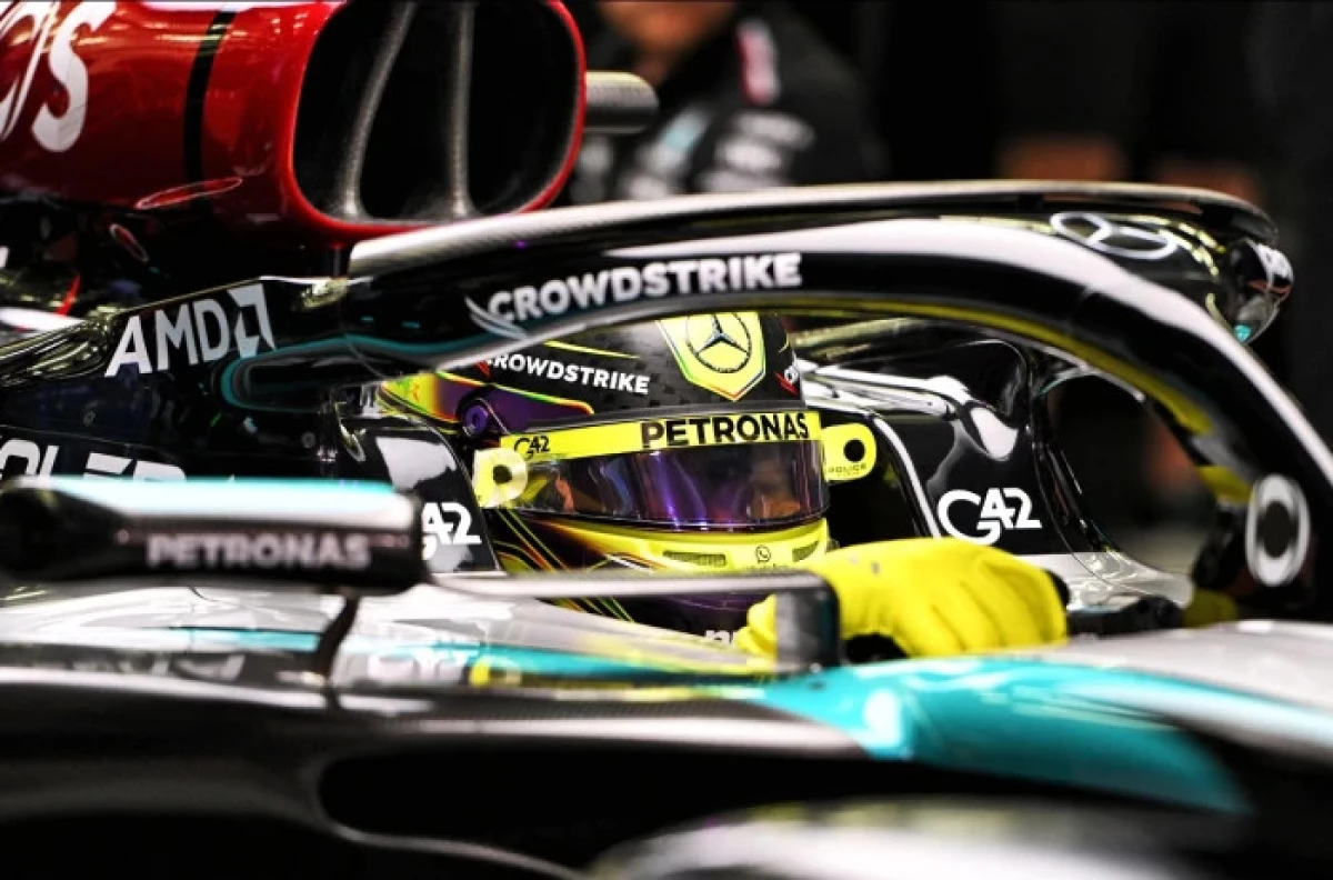 Lewis Hamilton of Mercedes AMG F1 W15 at Bahrain