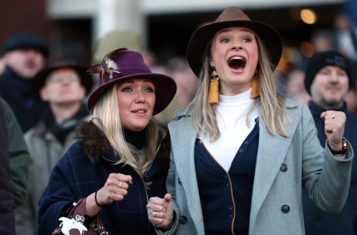 Cheltenham racegoers