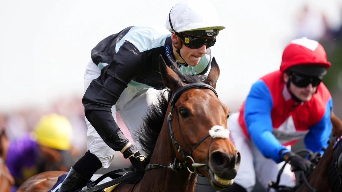 Zoffee ridden by Harry Davies win the Chester Cup