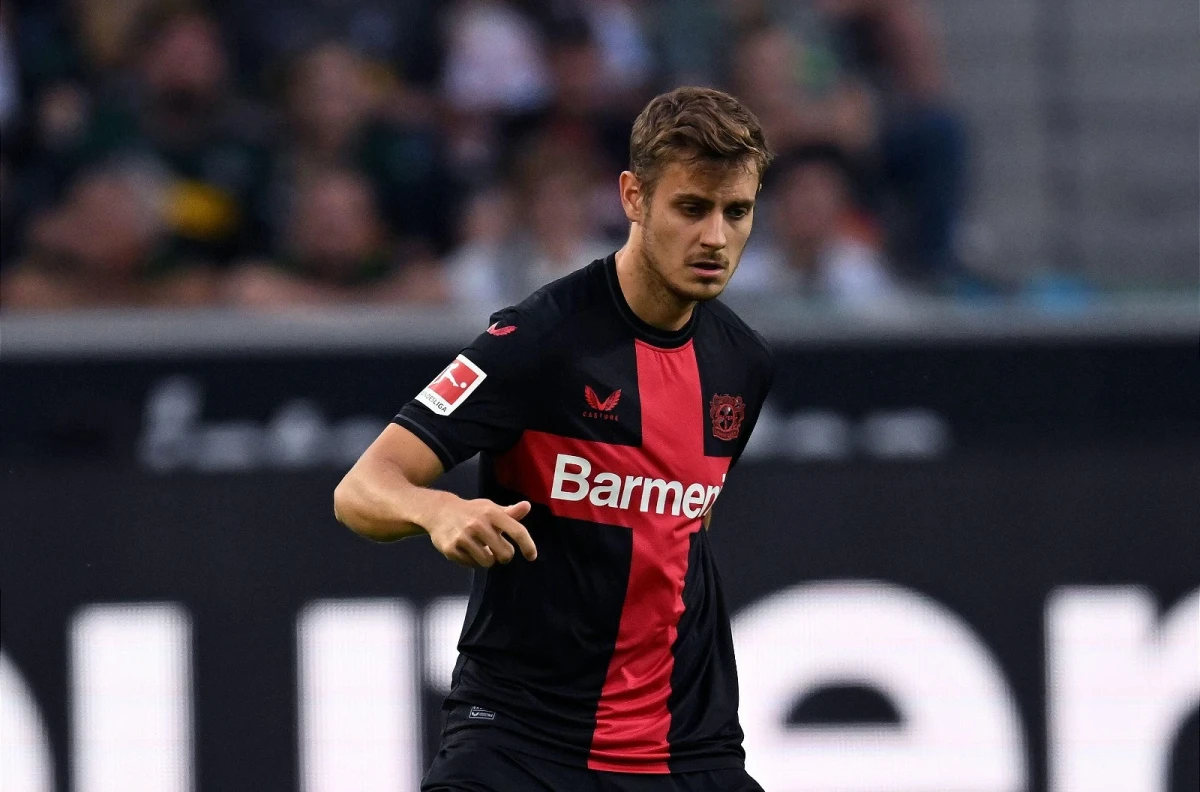 Josip Stanisic of Bayer 04 Leverkusen