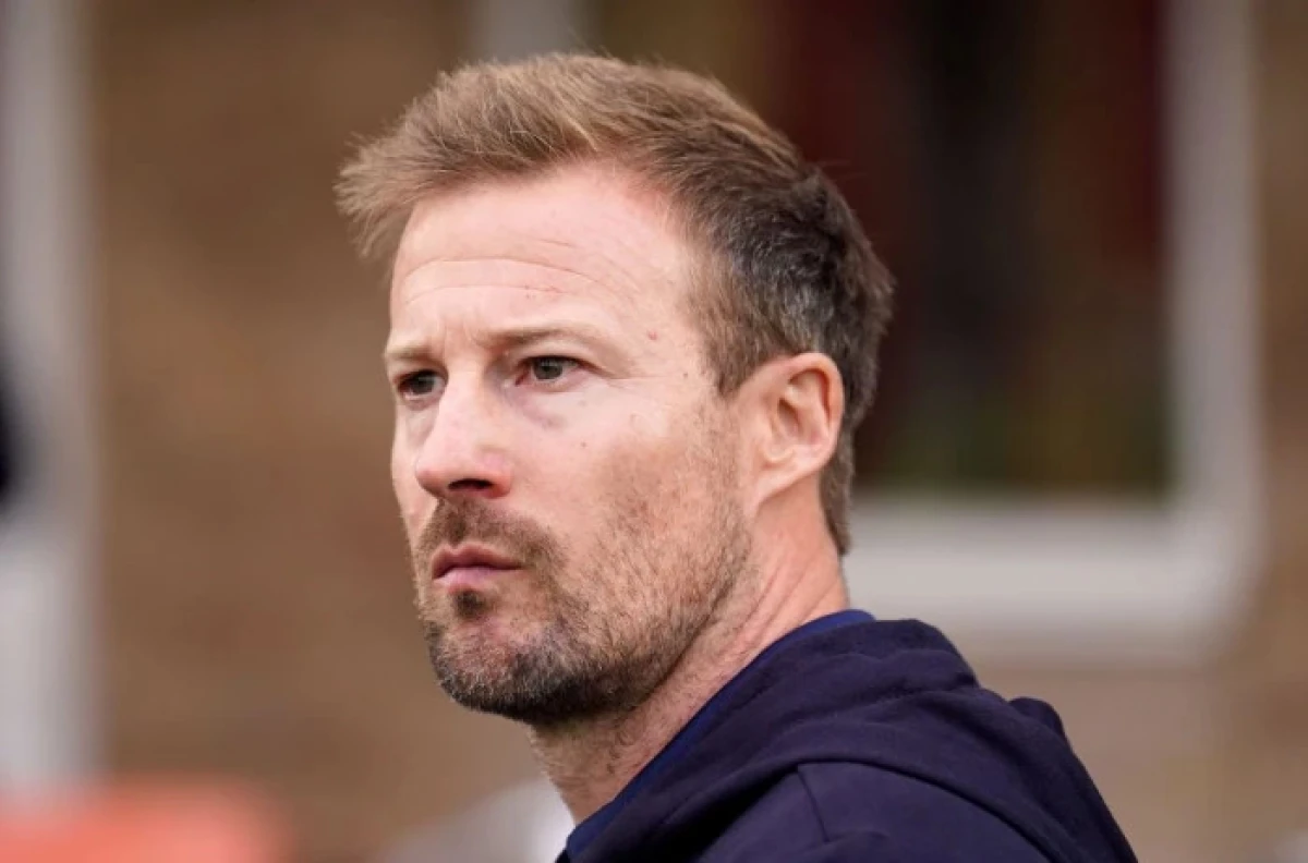 Cheltenham Town manager Wade Elliott