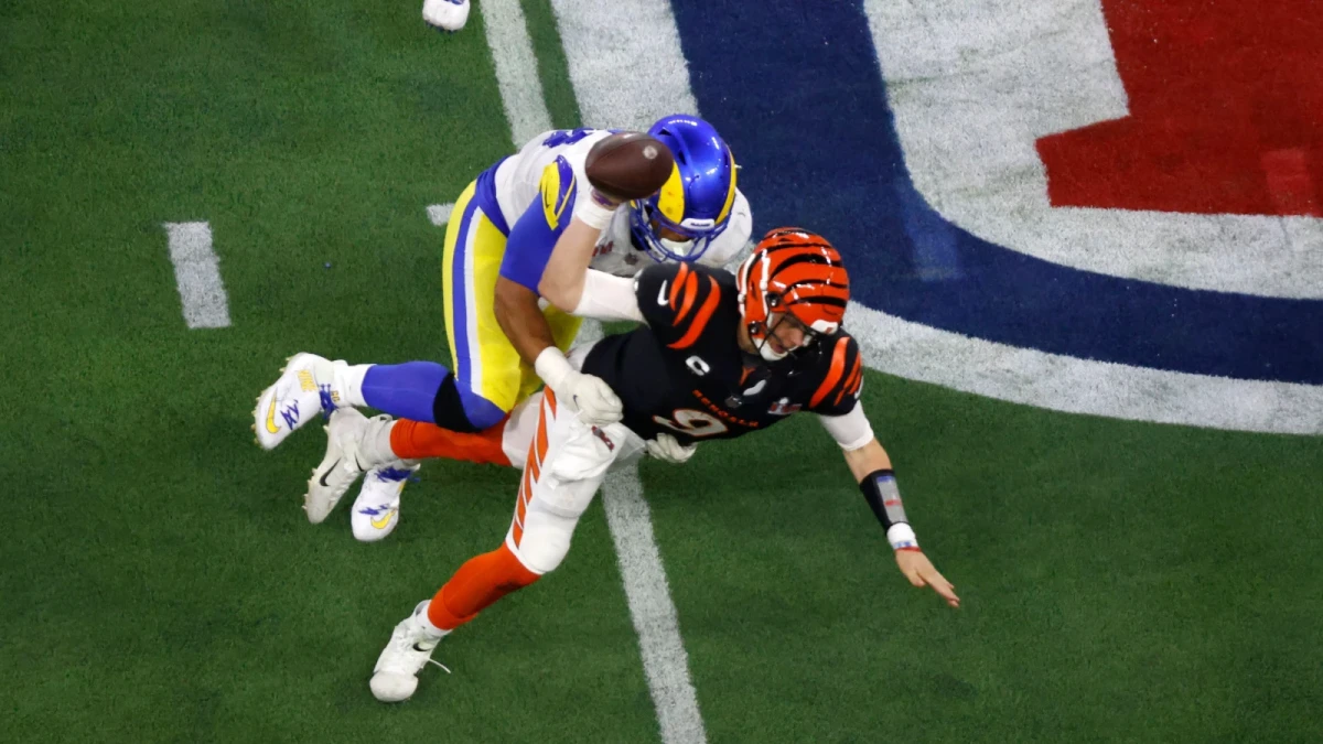 Aaron Donald sacks Joe Burrow