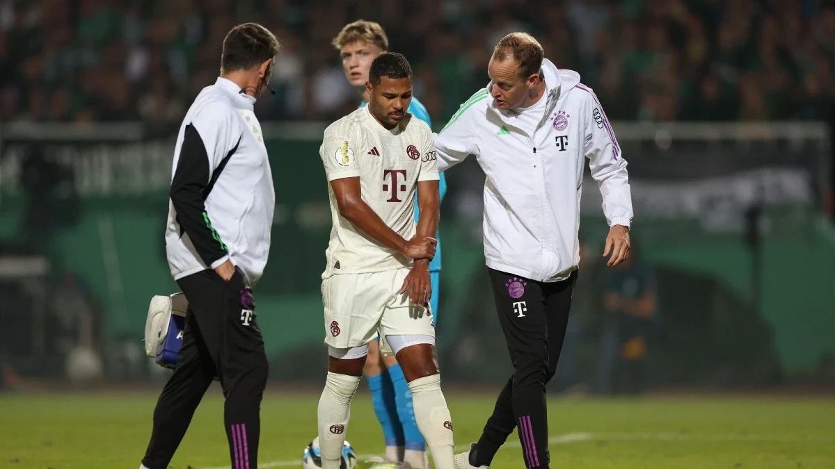 Serge Gnabry of Bayern Munich injured his arm