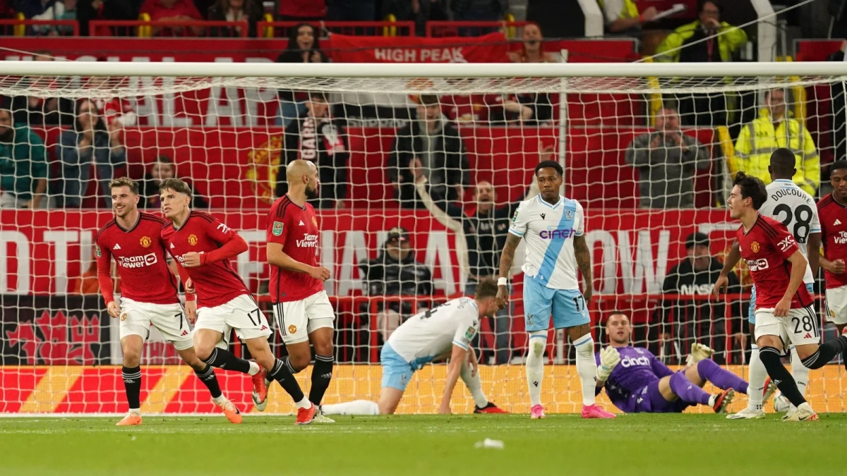 Alejandro Garnacho celebrates