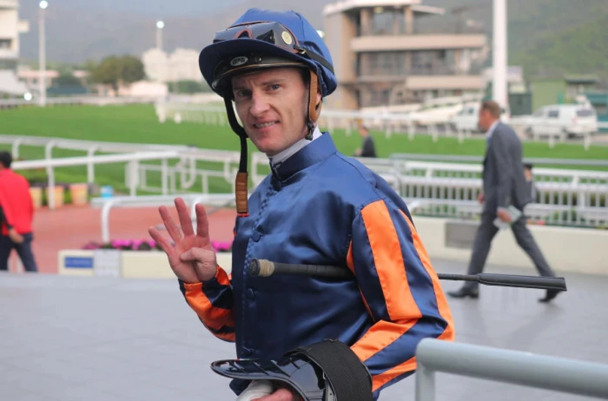 Zac Purton won the class 2 over 1400m (turf) at Sha Tin - Apr 2023