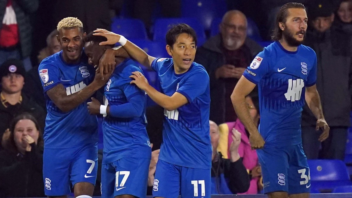 Koji Miyoshi, Siriki Dembele and Juninho Bacuna