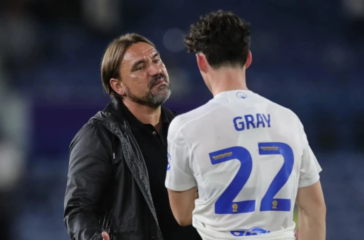 Daniel Farke manager of Leeds United with Archie Gray