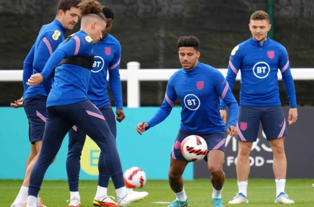 England's Harry Maguire, Kalvin Phillips, Marc Guehi, James Justin, Kieran Trippier - Oct 2023