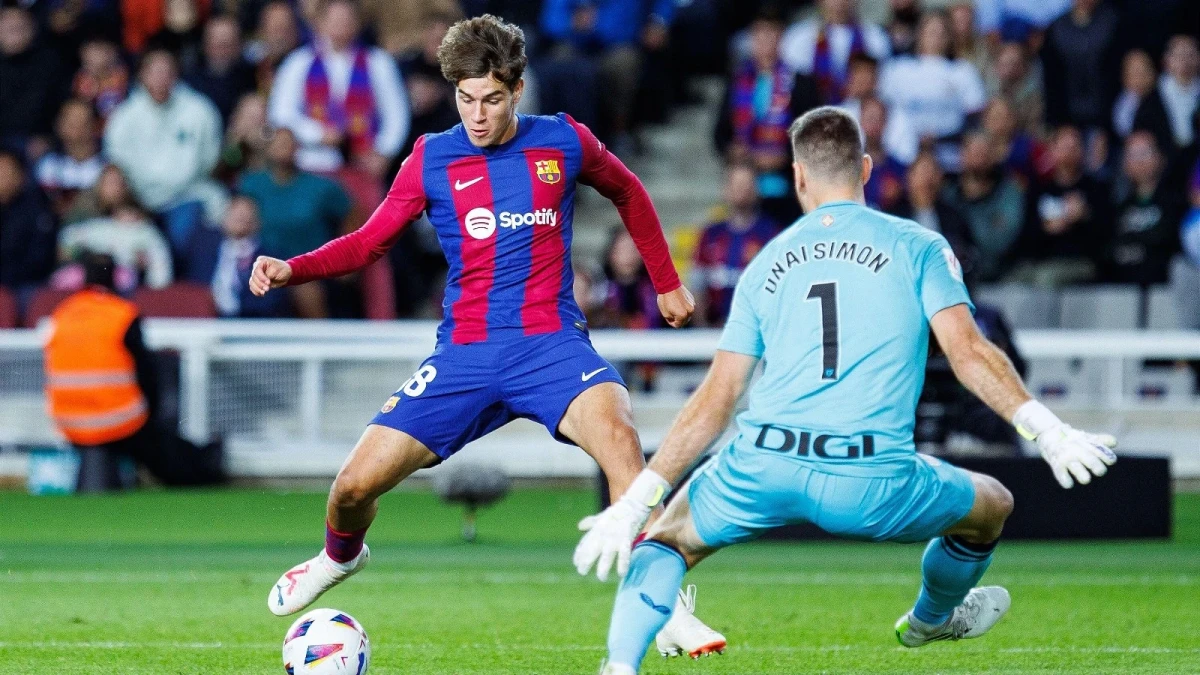 Marc Guiu of Barcelona scoring