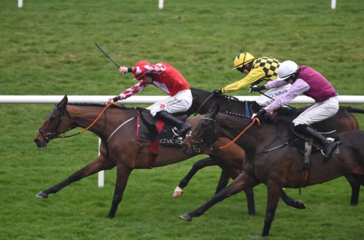 Imagine and Jack Kennedy on the way to winning from Lucid Dreams and Uncle Phil in the BetVictor Craddockstown Novice Chase - Nov 2023