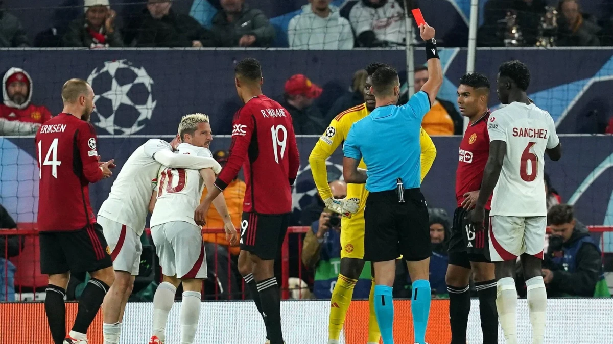 Casemiro shown red card against Galatasaray