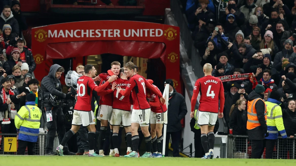Scott McTominay celebrates