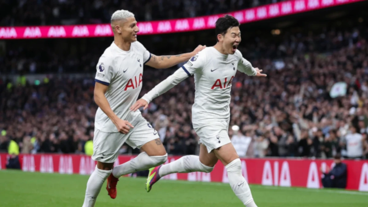 Son Heung Min and Richarlison celebration