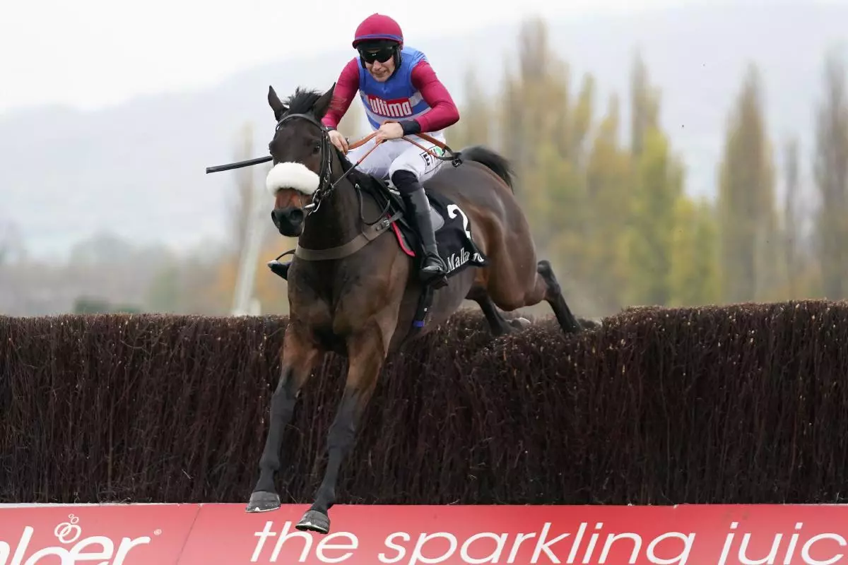 Adrian Heskin riding Threeunderthrufive