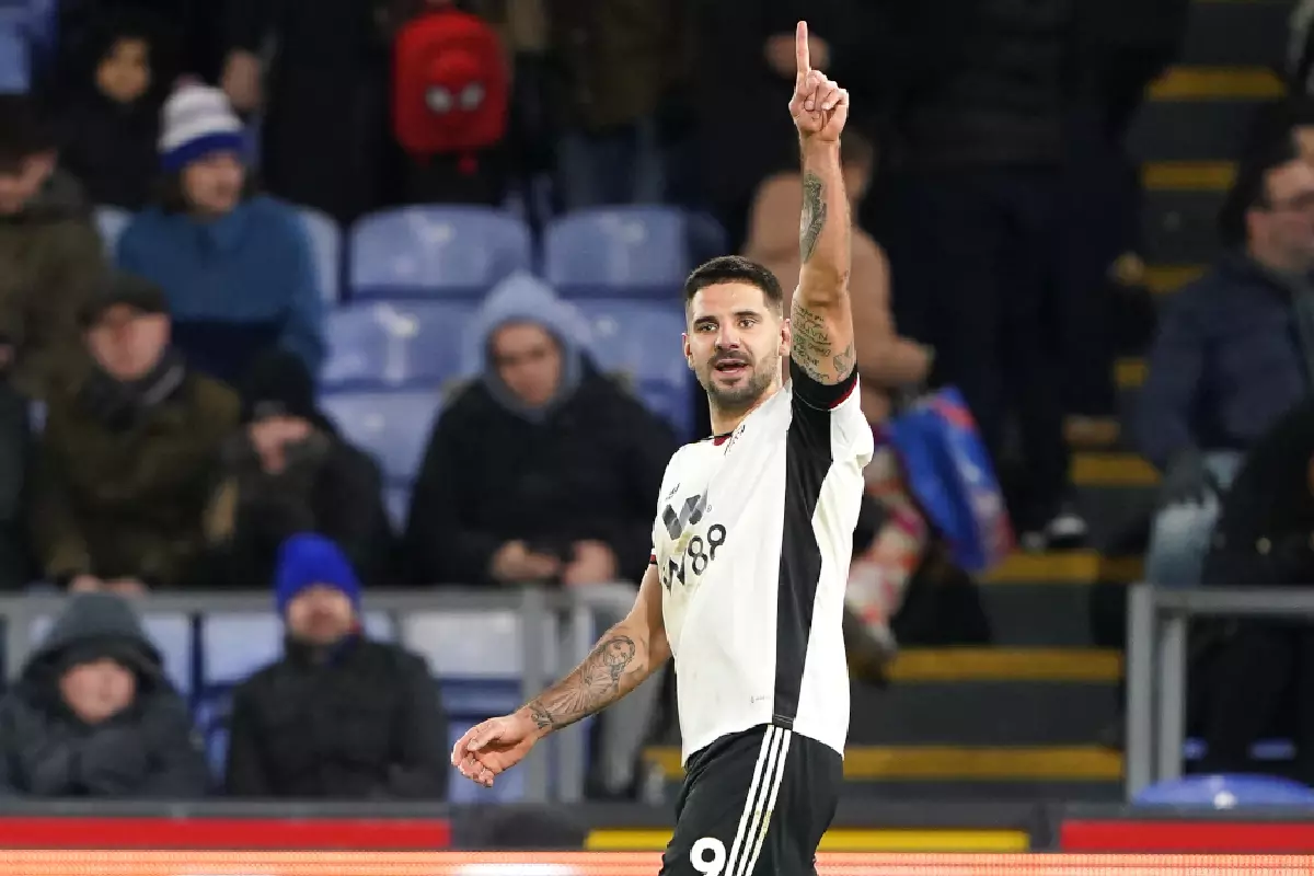 Aleksandar Mitrovic celebrates goal Jan 2023