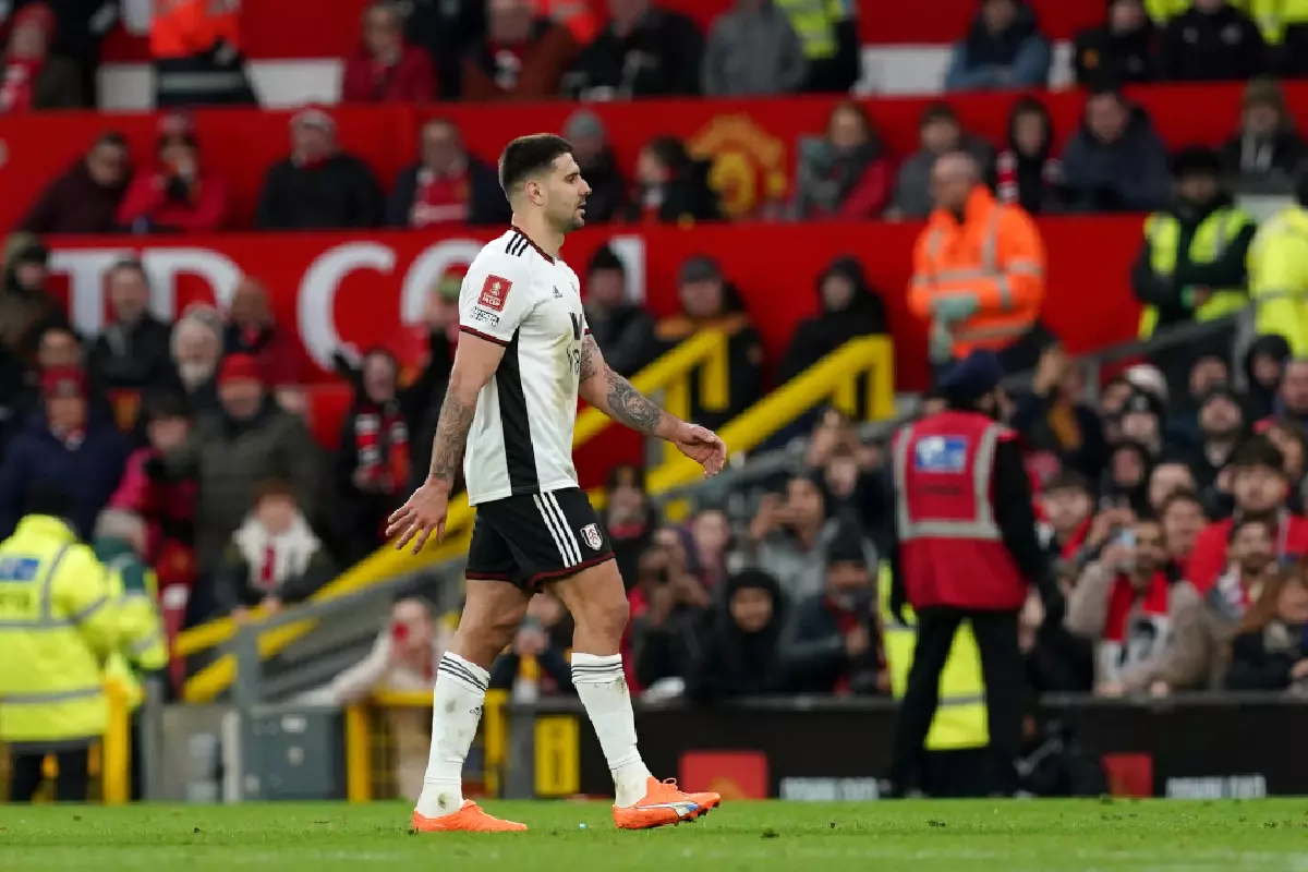 Aleksandar Mitrovic sent off against Man U March 2023.jpg